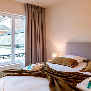 Huswell - Romantic Getaway With Terrace In Appartement